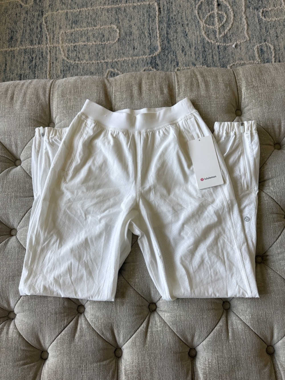lululemon athletica Adapted State‎ Perforated White Joggers Women’s 4